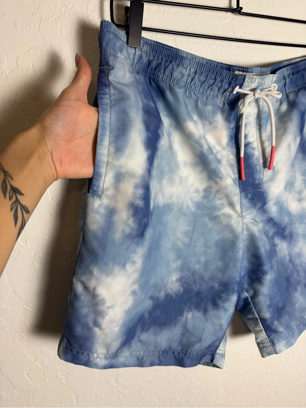 American Eagle Blue White Tie Dye Swim Trunks Mesh Lined Board Shorts